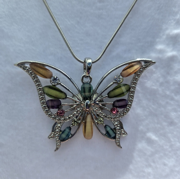 Elegant Multicolor Butterfly Pendant Necklace - Picture 6 of 9